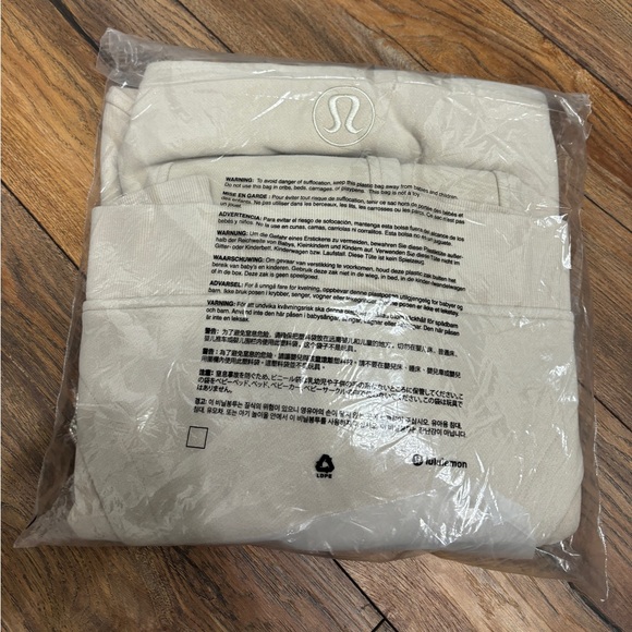 Lululemon half zip cropped scuba hoodie xs/s NWT - Picture 3 of 5